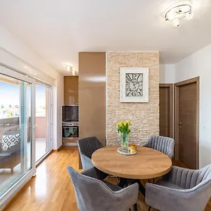 Lipotica - Luxury, With Sea View Apartment Nin
