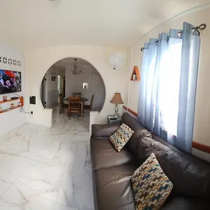 Gloria's Hideaway Apartment