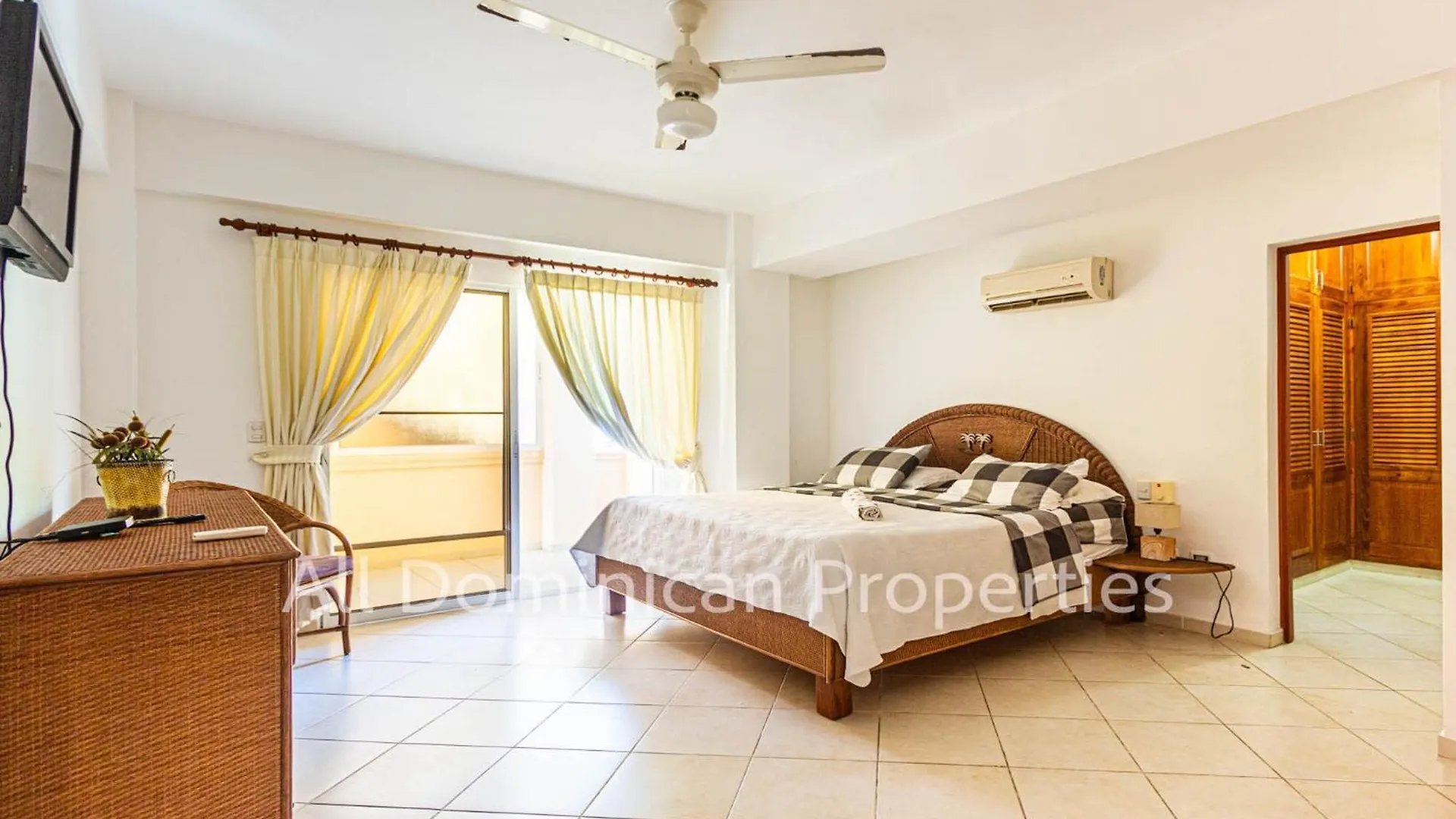 Alicia Beach, Hispaniola Sol, Guest Friendly! Sosua